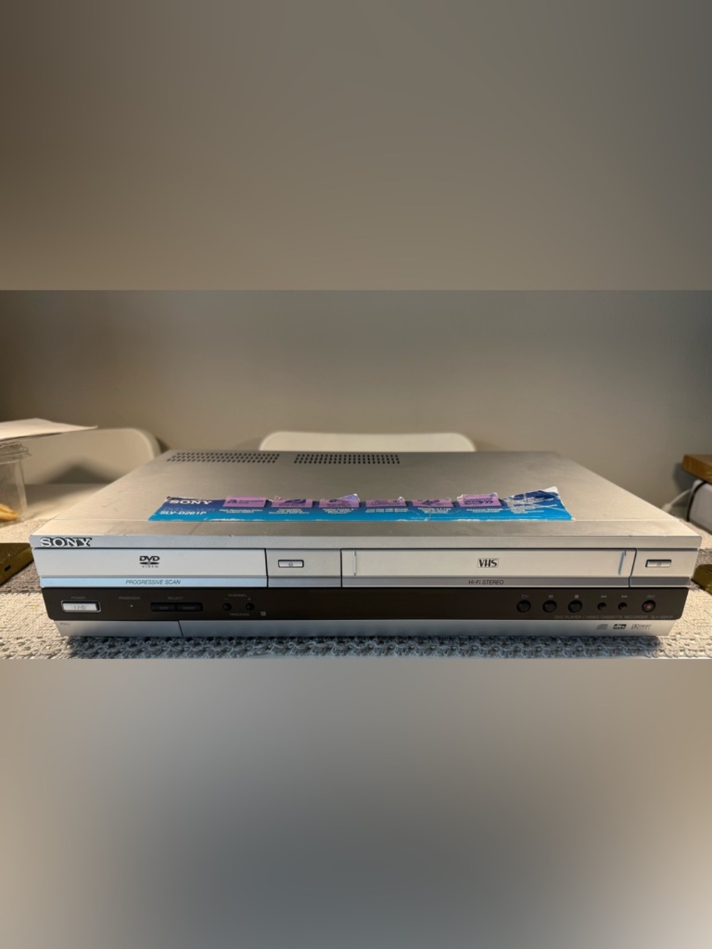 Sony SLV-D261P DVD VCR VHS Player Combo. No Remote .Tested.
